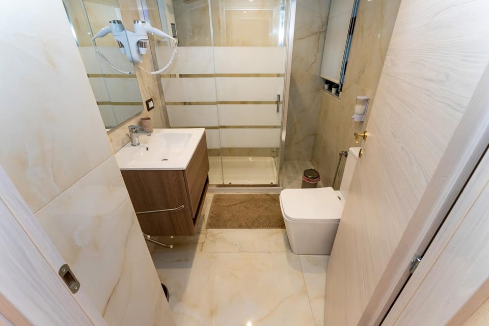 Shower, Toilet, Bathroom