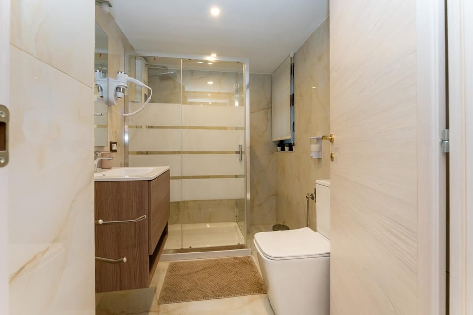 Shower, Toilet, Bathroom