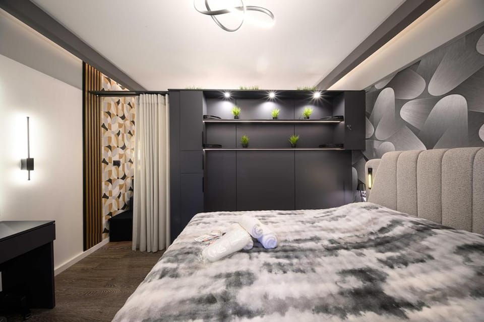 Bed, Bedroom