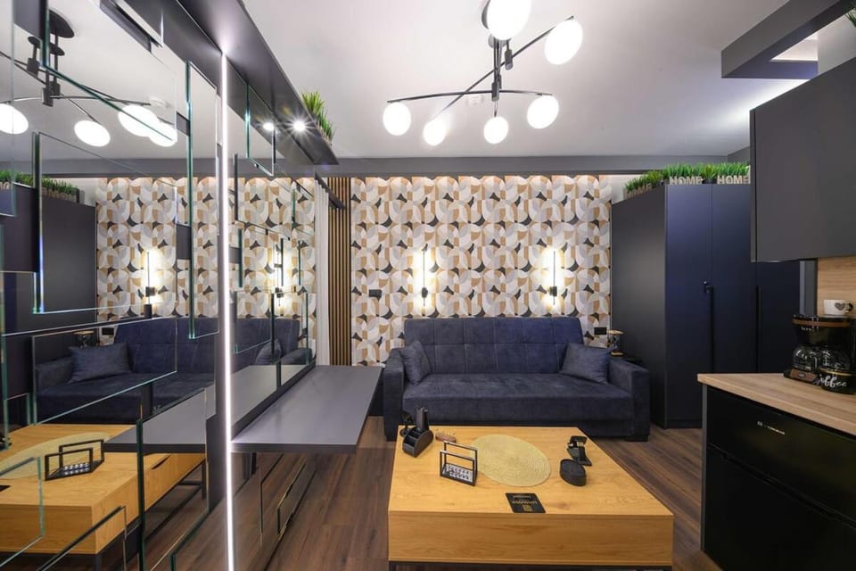 Kitchen or kitchenette, Living room, Seating area, Dining area
