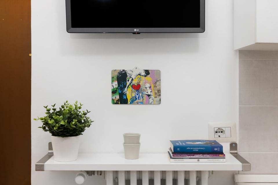 TV and multimedia, Decorative detail
