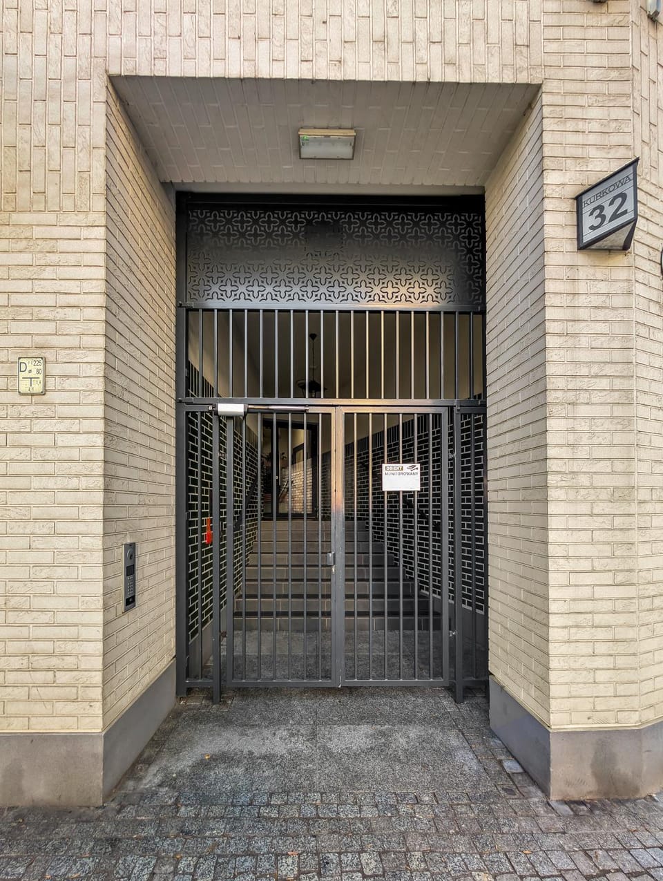 Facade/entrance