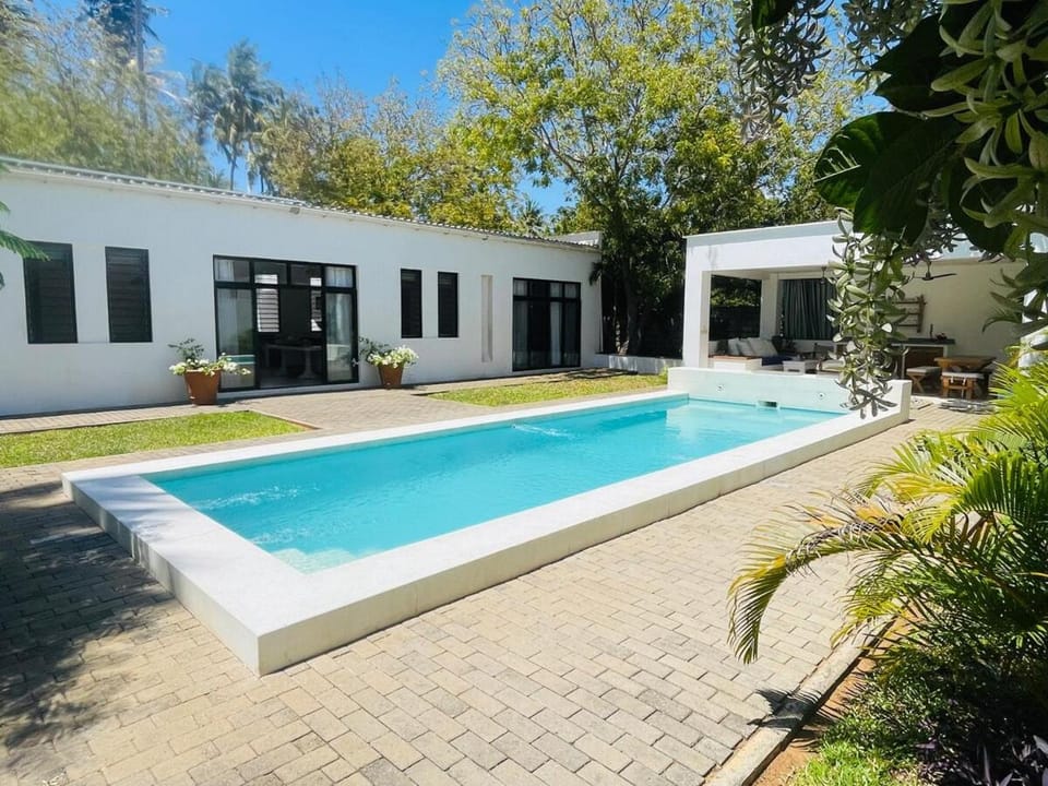 Garden, Swimming pool