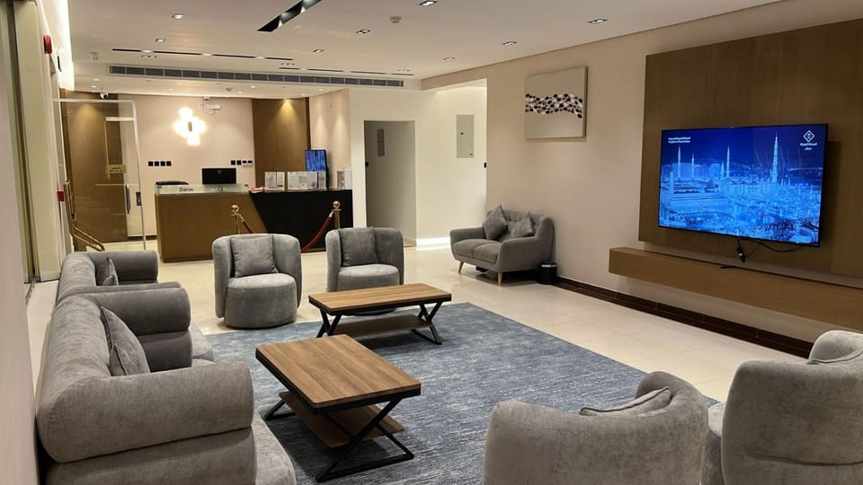 TV and multimedia, Lobby or reception, Seating area