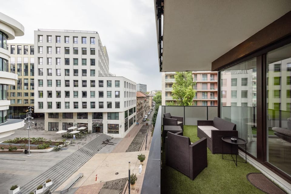 Property building, Balcony/Terrace, Balcony/Terrace, City view