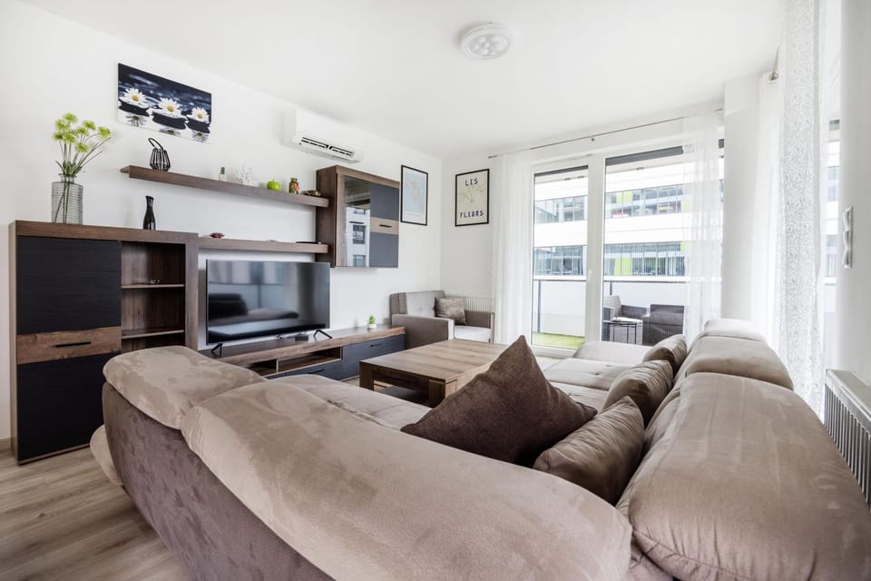 TV and multimedia, Living room, air conditioner