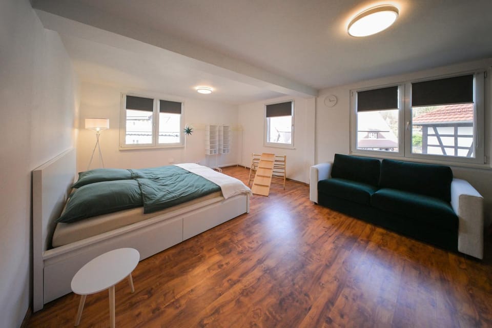 Bed, Seating area, Bedroom