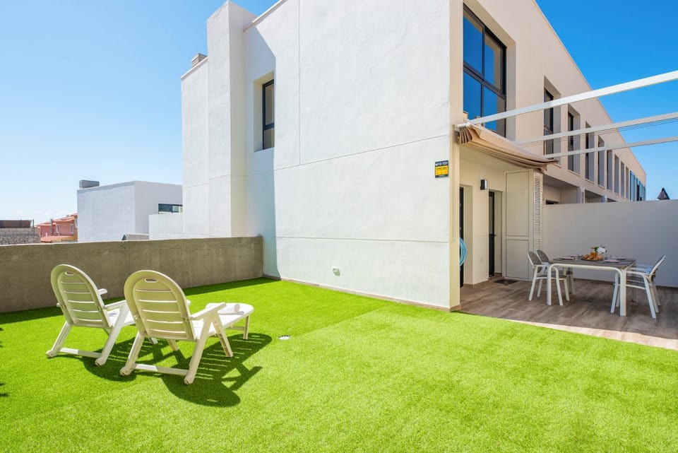 Property building, Balcony/Terrace