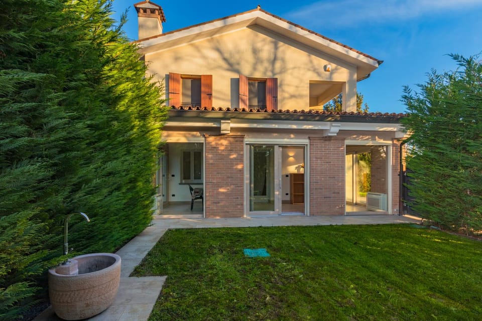 Property building, Garden