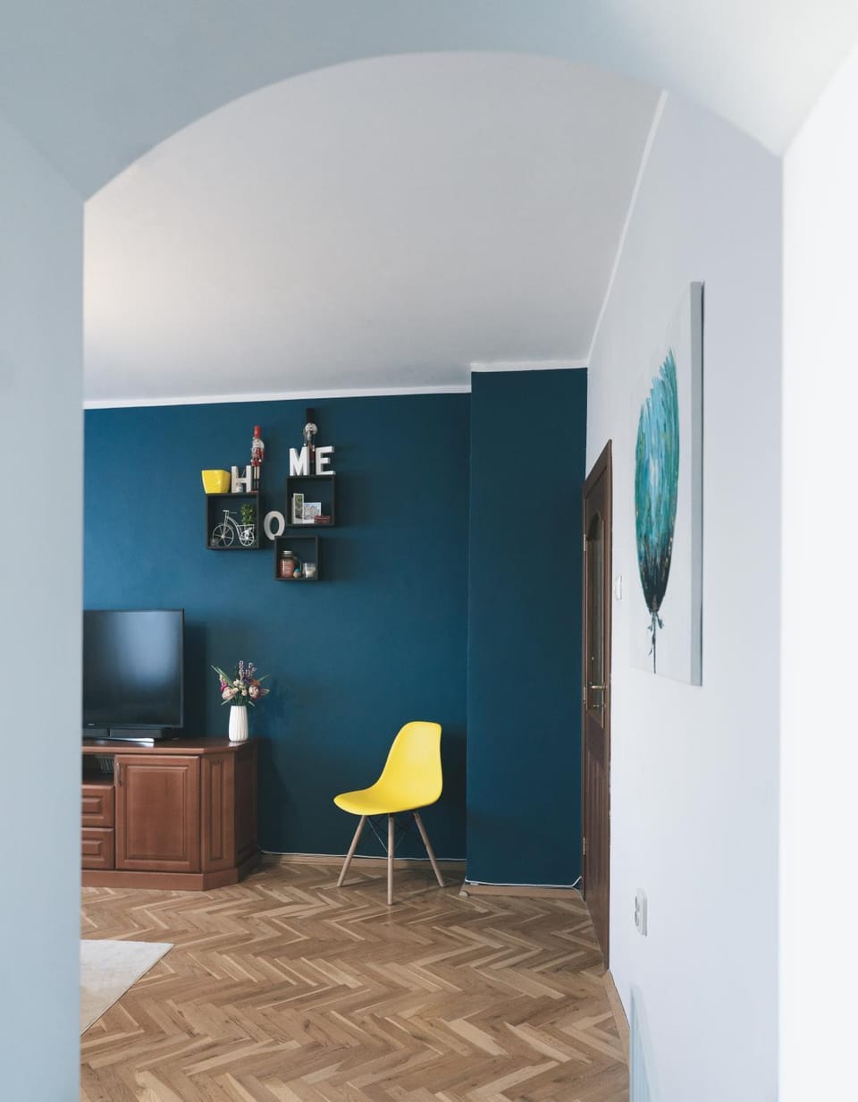 Communal lounge/ TV room, TV and multimedia, Seating area