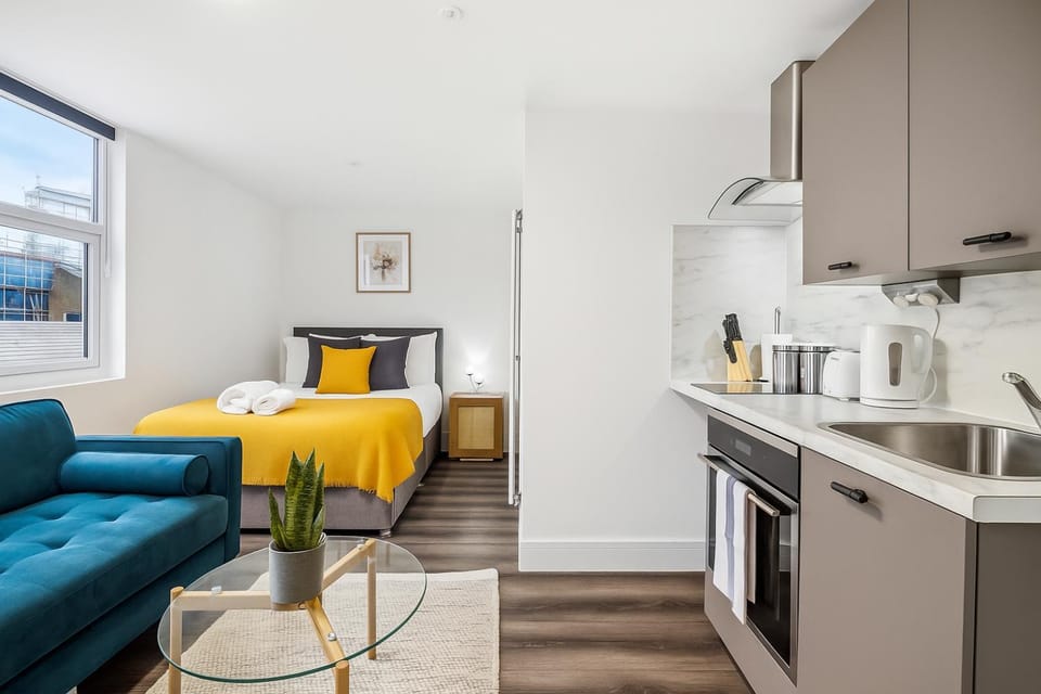 Bed, Coffee/tea facilities, Kitchen or kitchenette, Seating area, oven, toaster