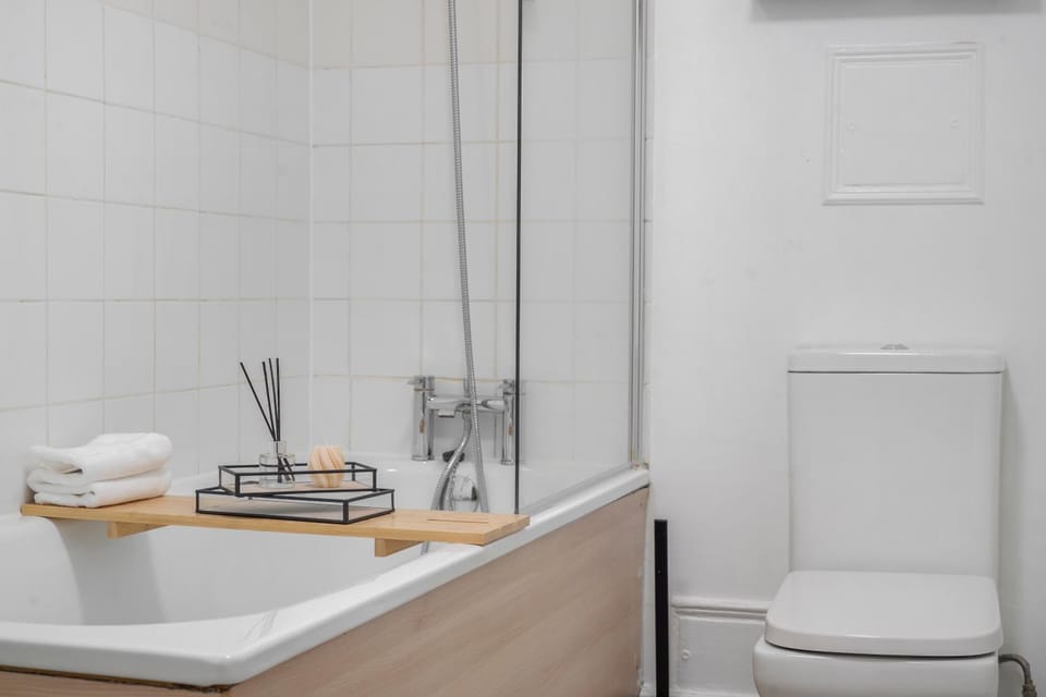 Bathroom, Bath