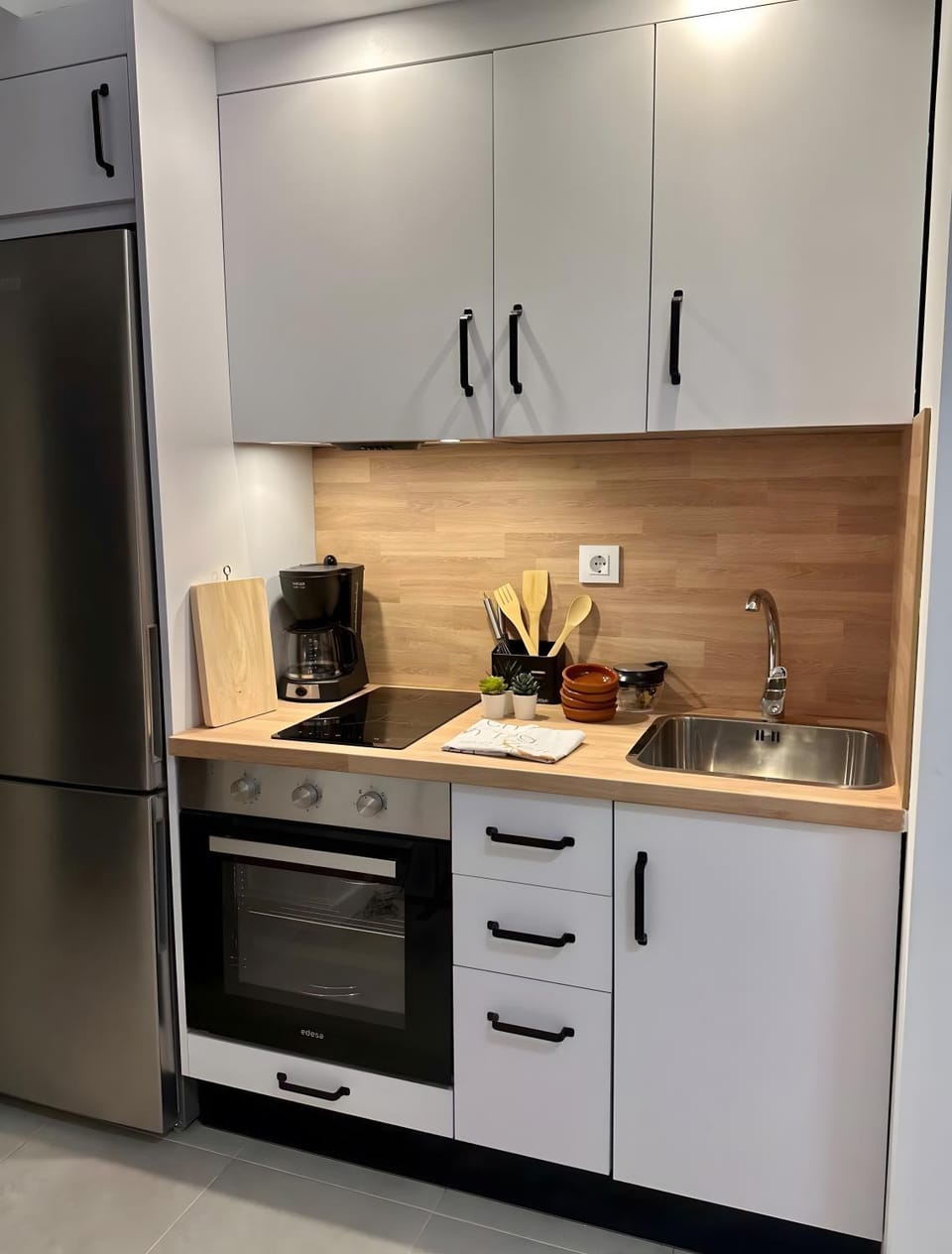 Kitchen or kitchenette, Living room