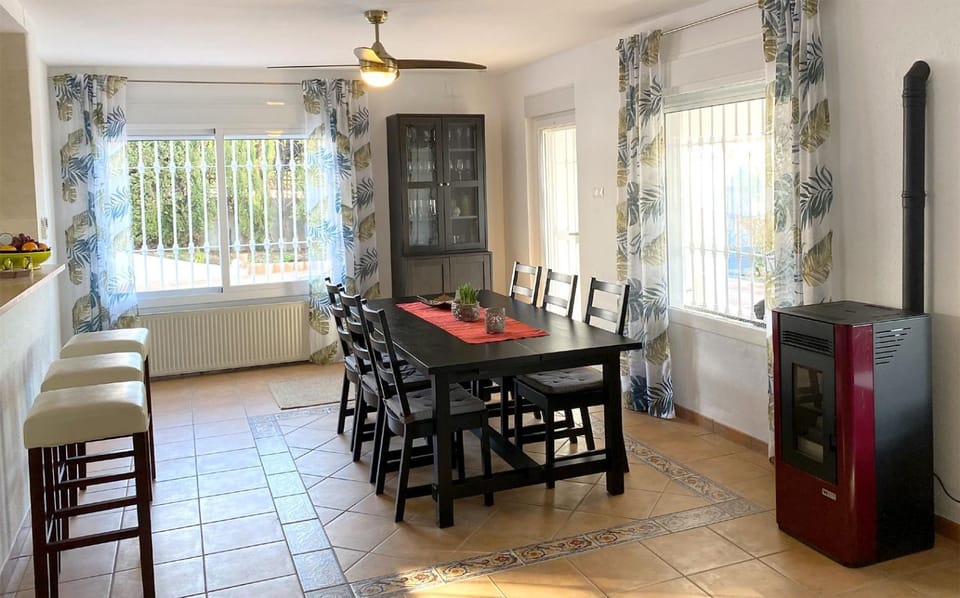 Property building, Kitchen or kitchenette, Living room