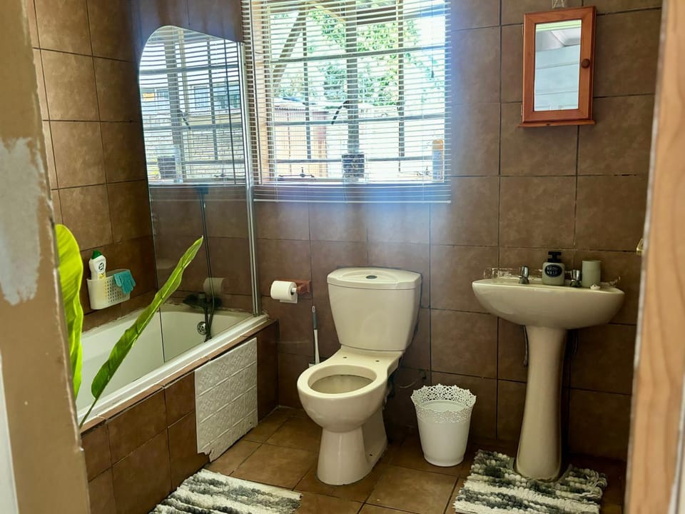 Toilet, Bathroom