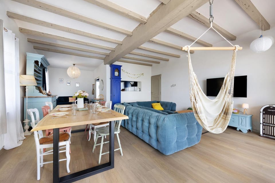 Property building, Living room