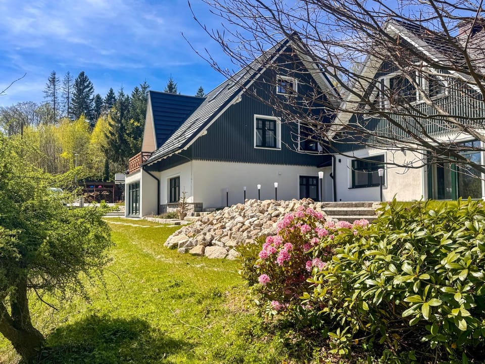 Property building, Natural landscape, Garden