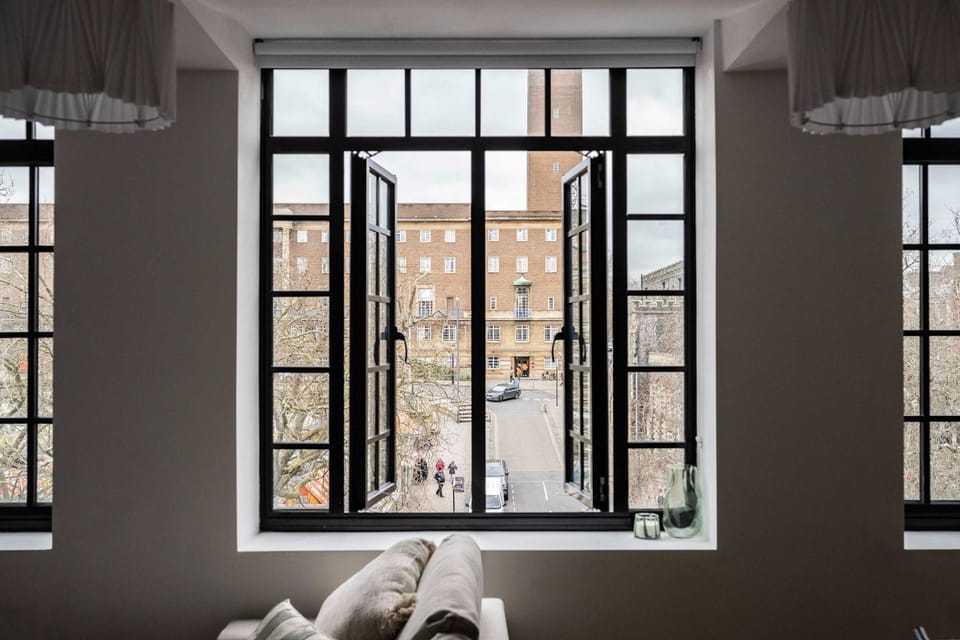 Seven Space - The Old Post Office Court Apartment in Norwich