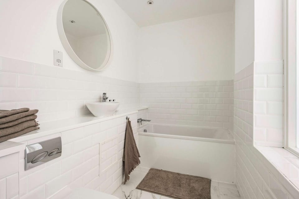 Seven Space - The Old Post Office Court Apartment in Norwich