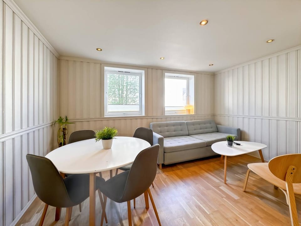 Ledaal Place 1 by Stavanger BnB House in Stavanger