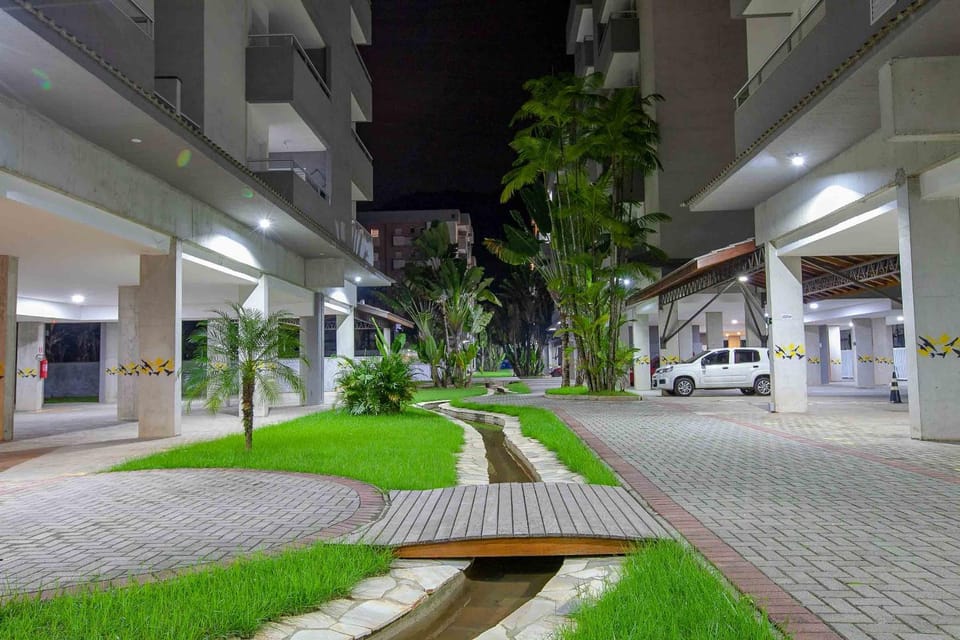 Property building, Garden, Parking