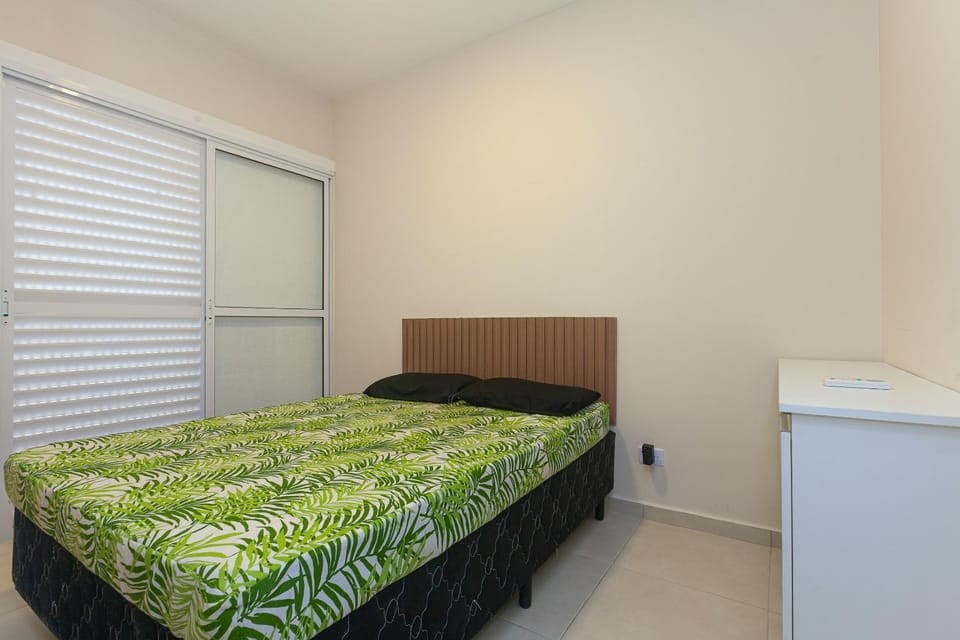 Bed, Bedroom, locker