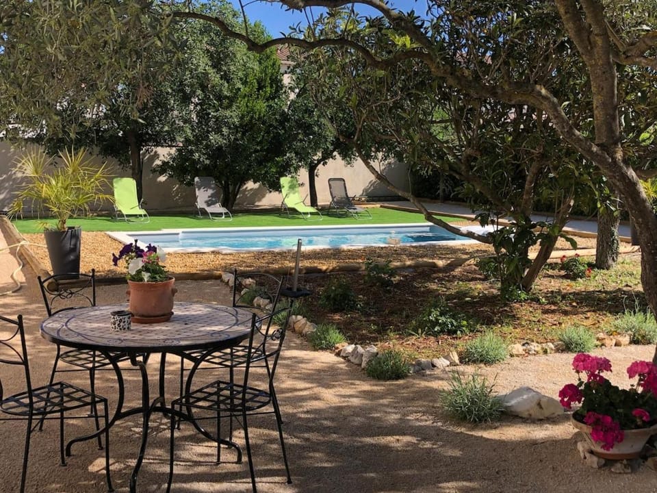 Patio, Garden view, Pool view, Swimming pool, sunbed