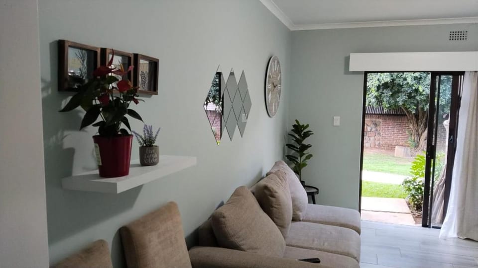 Khaya guesthouse Bed and Breakfast in Gauteng