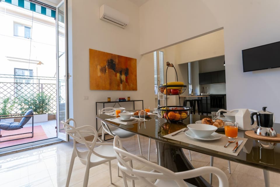 TV and multimedia, Coffee/tea facilities, Kitchen or kitchenette, Dining area, air conditioner