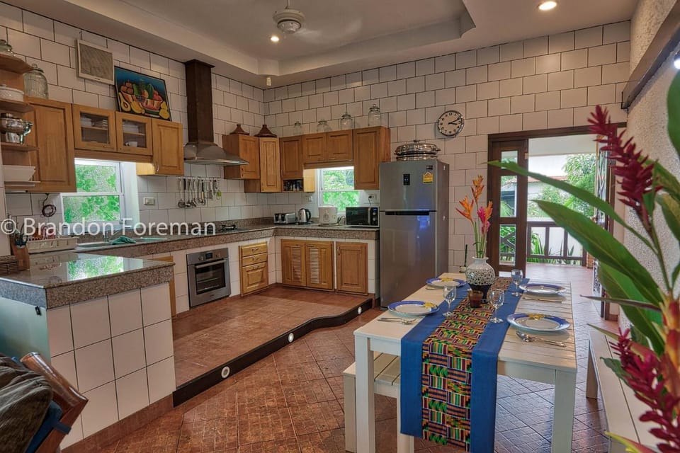 microwave, oven, kitchen