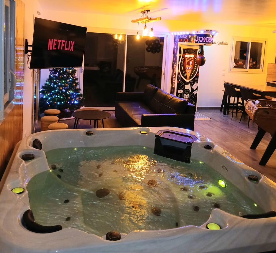 Maison avec jeux, jacuzzi et jardin House in Vosges