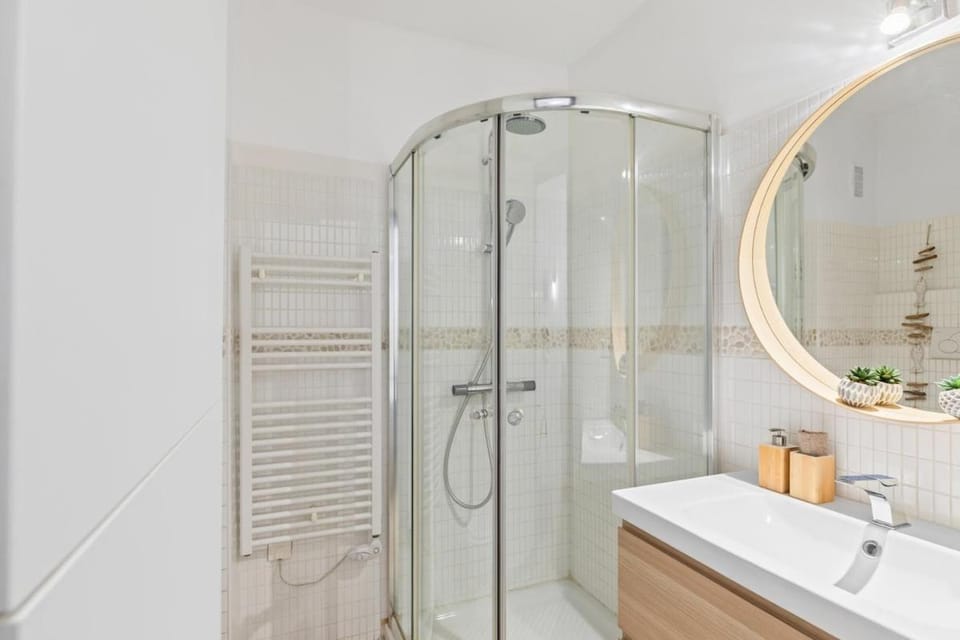 Constellation, exceptional sea view! Apartment in Antibes