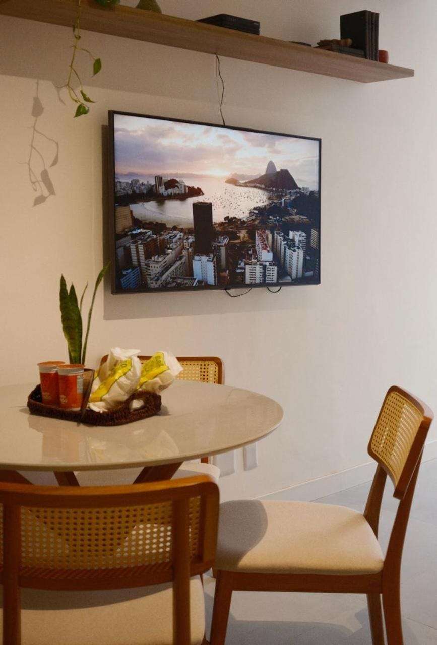 Apê Tetê - excelente apartamento com 3 quartos a poucos minutos da praia de Copacabana Apartment in Rio de Janeiro