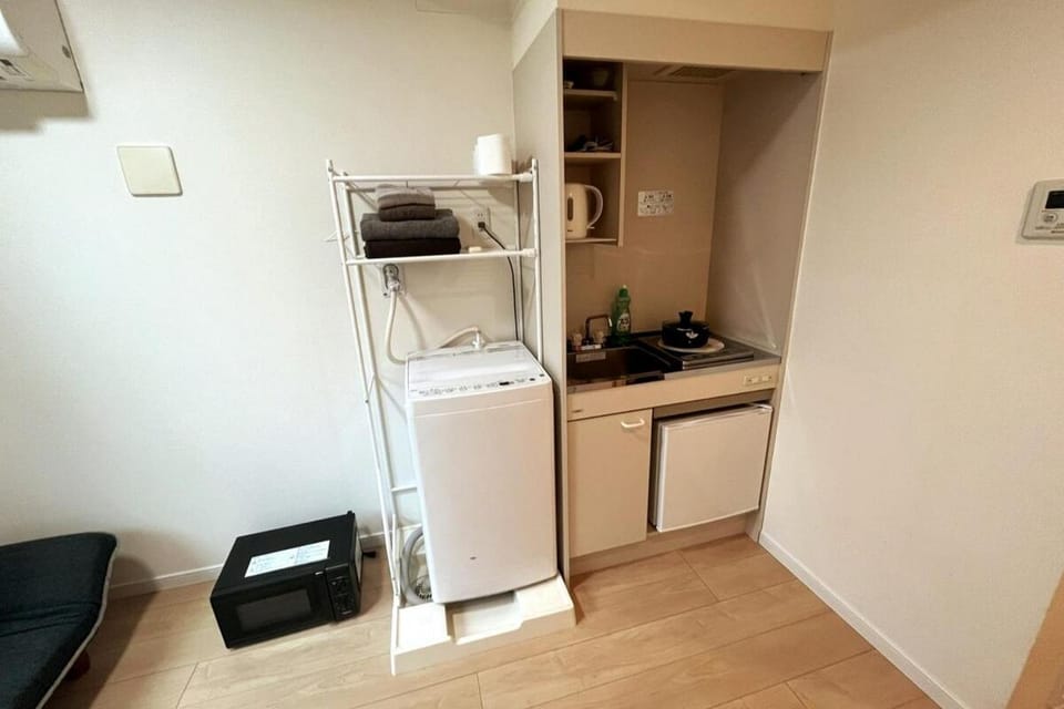 Shinjuku 5 min, Shin-Nakano Station 1 min walk, Room 201 Apartment in Japan