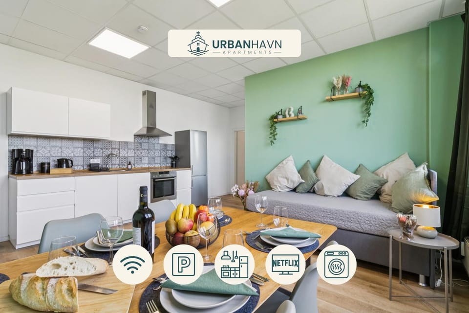 TV and multimedia, Living room, Seating area, Dining area, Street view, Street view, heating, heating, internet, internet, pet friendly, pet friendly