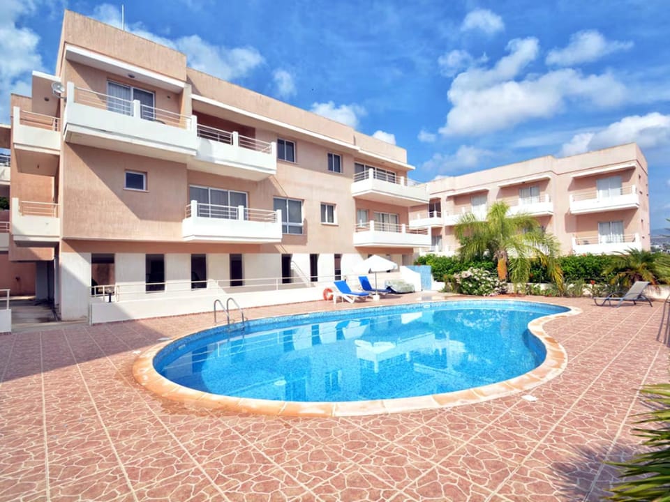 Property building, Swimming pool, Swimming pool