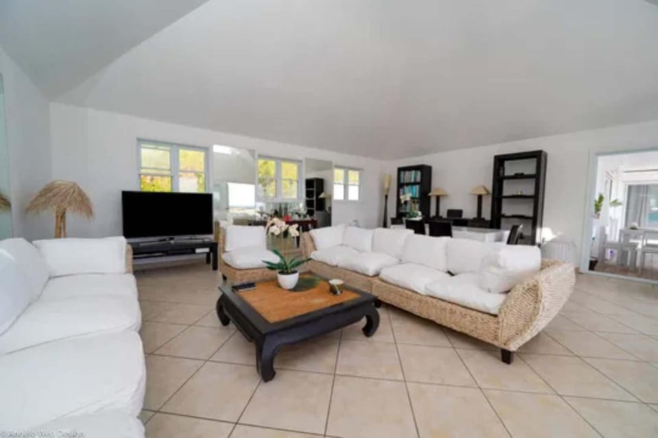 Serene Lagoon-View Villa With Terrace Villa in Saint Barthélemy