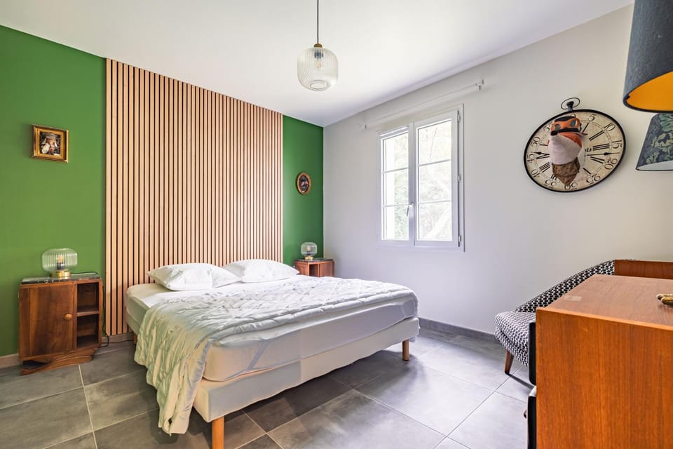 Living room, Bedroom