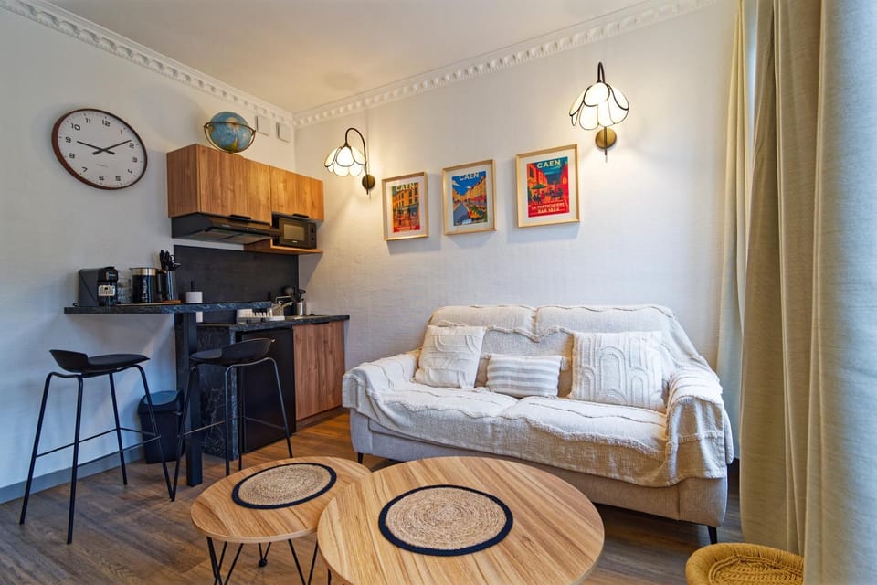 Kitchen or kitchenette, Living room