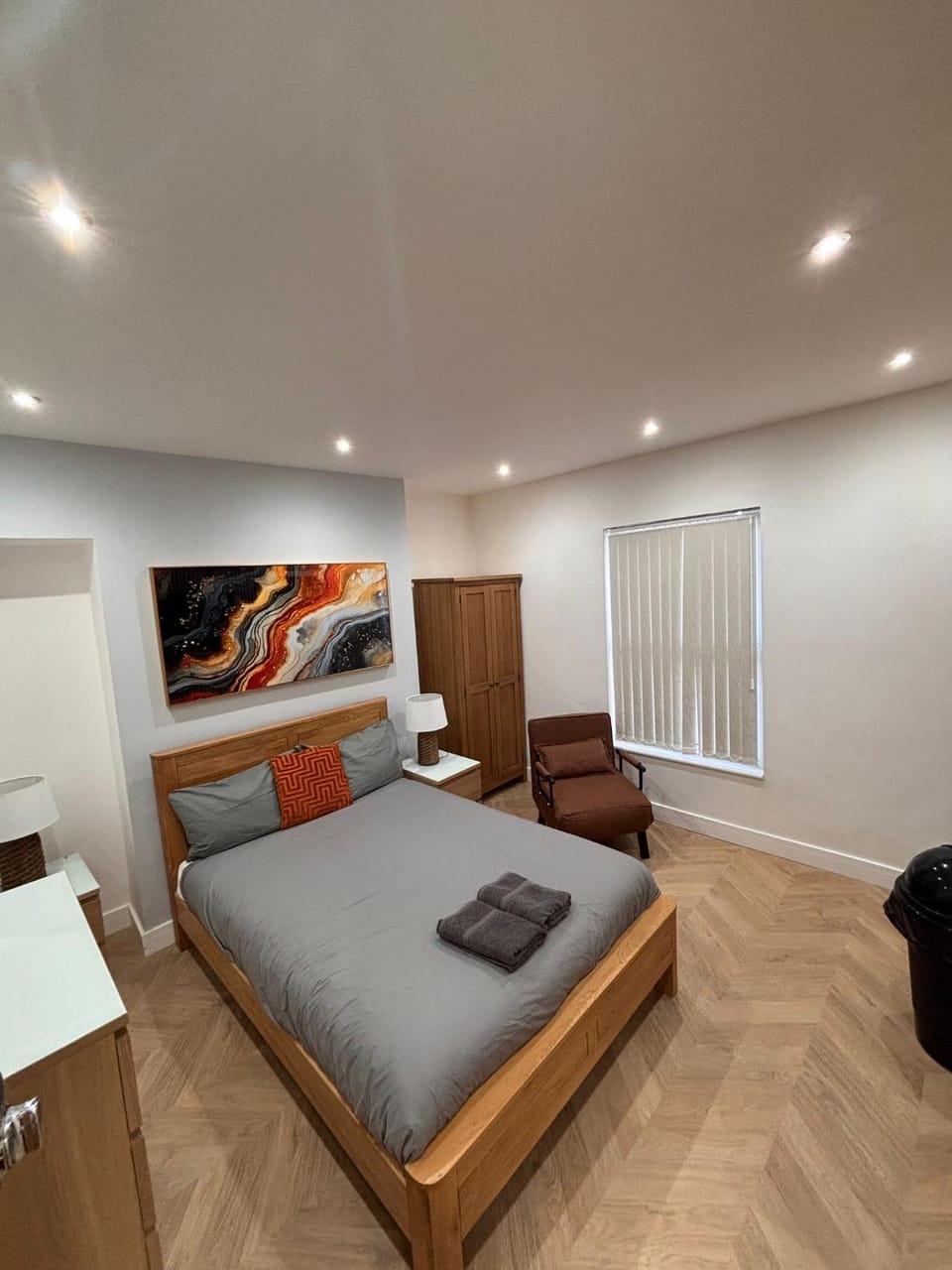 Hendham Rooms - Near Etihad Stadium, CoOp Live Arena, National Cycling Centre & 24 Hour Asda Bed and Breakfast in Manchester