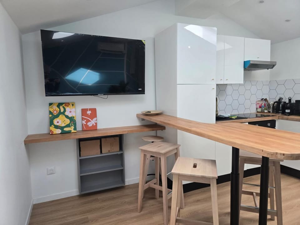 Communal lounge/ TV room, Living room, Seating area
