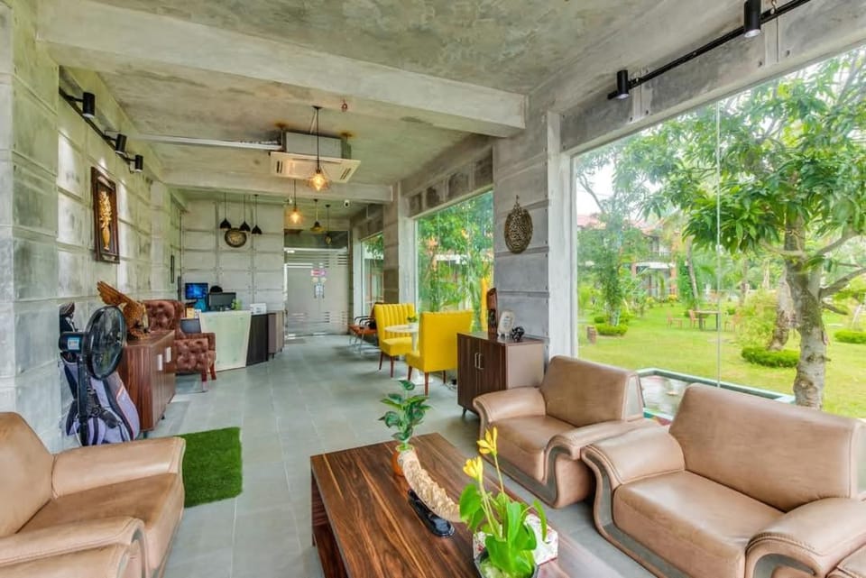 Living room, Seating area