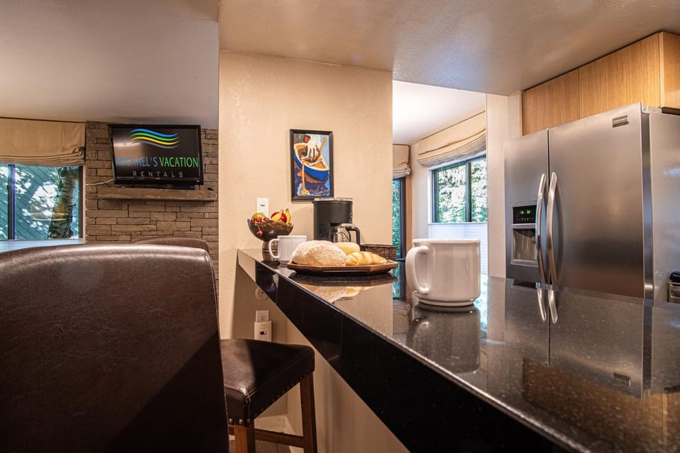 Kitchen or kitchenette, kitchen