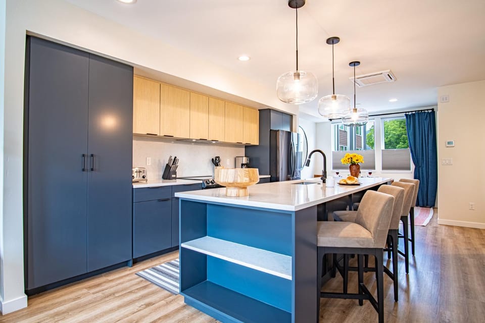 Kitchen or kitchenette, kitchen