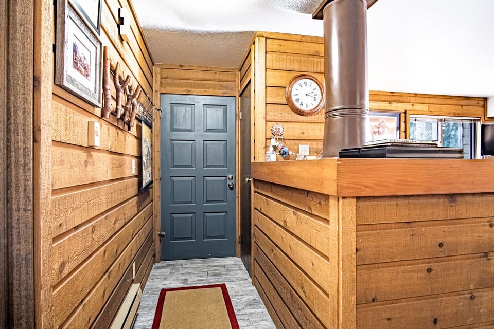 Kitchen or kitchenette, kitchen