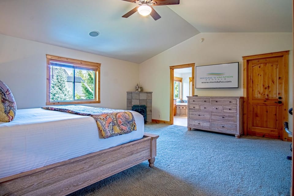 Bed, Bedroom