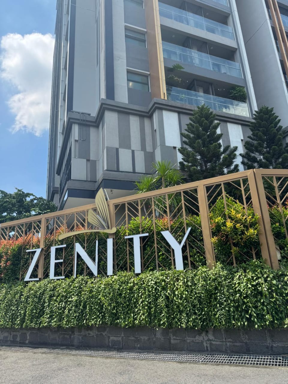 Property building, Day, Street view