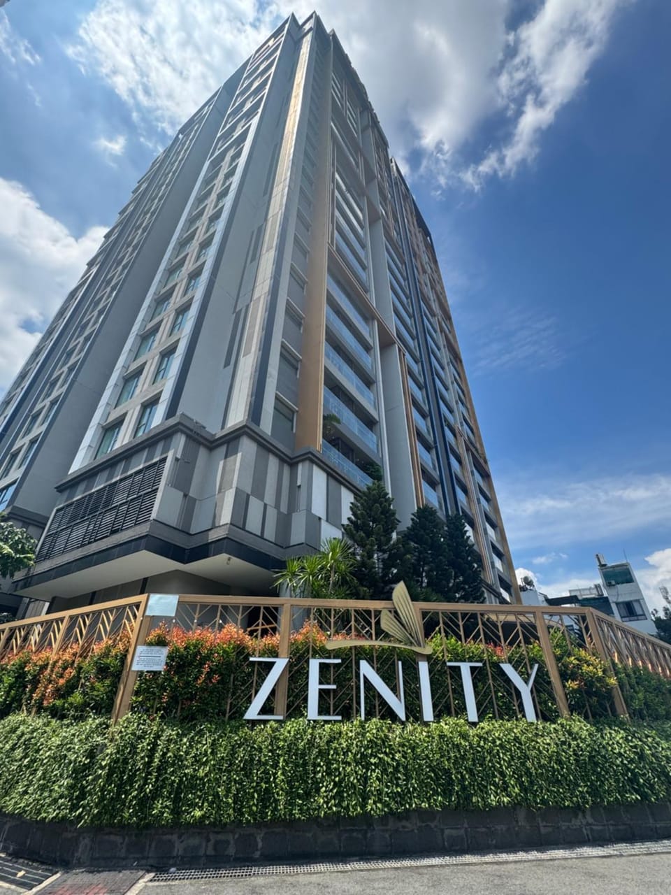 Property building, Day, Street view