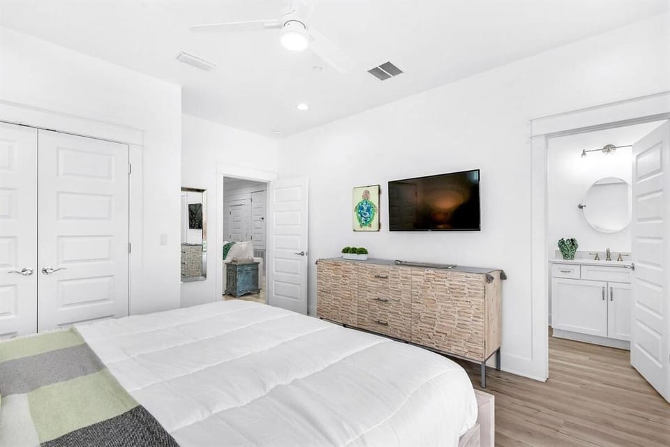 Windsong! New! Sleeps 19! Beach! House in Destin