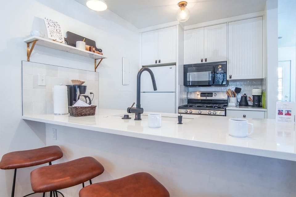 Kitchen or kitchenette, kitchen